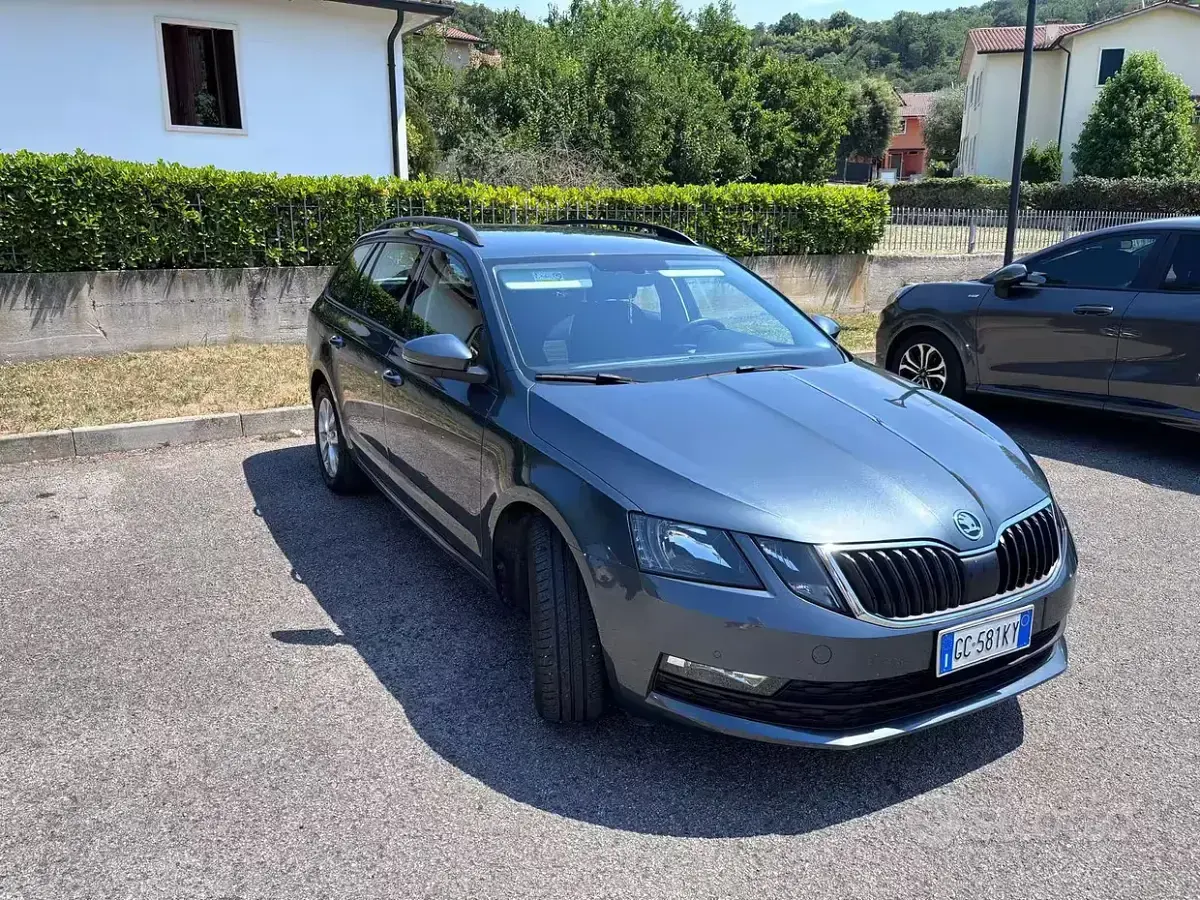 Usata Skoda Octavia G-TEC Ambition 131 CV (96 kW) 2020 Grigio Station wagon