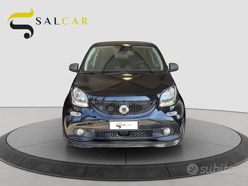 Usata Smart ForFour Electric Drive Passion 41 kW (56 CV) 2019 Nero Utilitaria