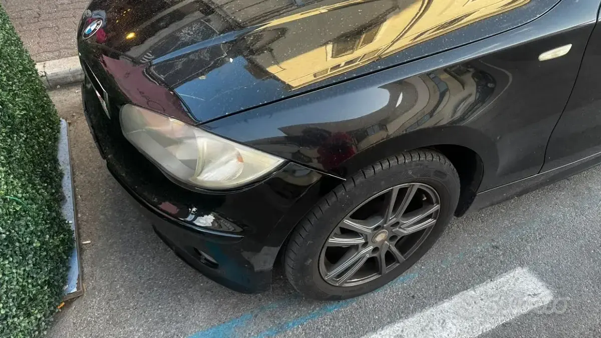 Usata BMW 118 143 CV (105 kW) 2006 Nero Utilitaria