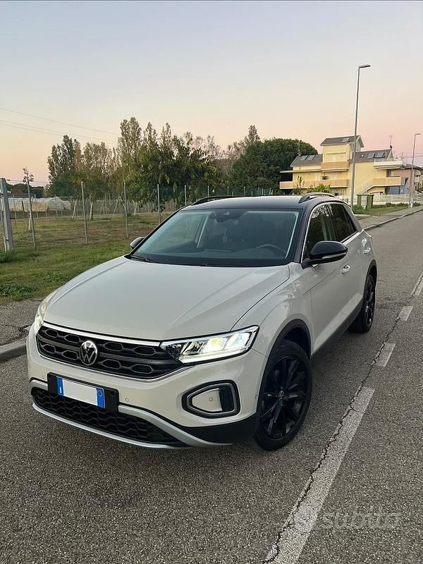 Usata 2023 VW T-Roc SUV | 23.000 € - Immagine 1/4