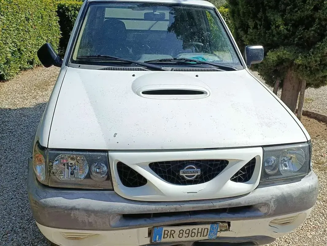 Usata Nissan Terrano Comfort 125 CV (91 kW) 2001 Bianco SUV