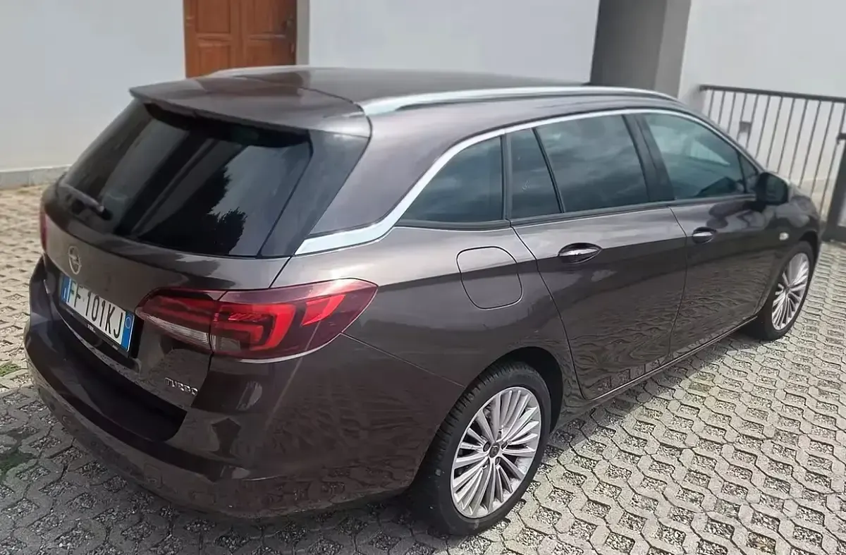 Usata Opel Astra 150 CV (110 kW) 2016 Station wagon