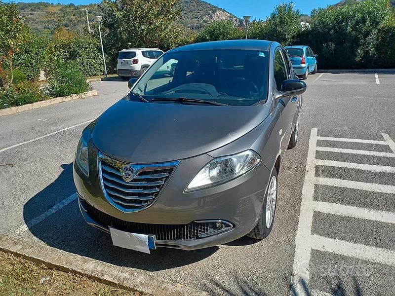 Usata Lancia Ypsilon 80 CV (58 kW) 2015 Utilitaria