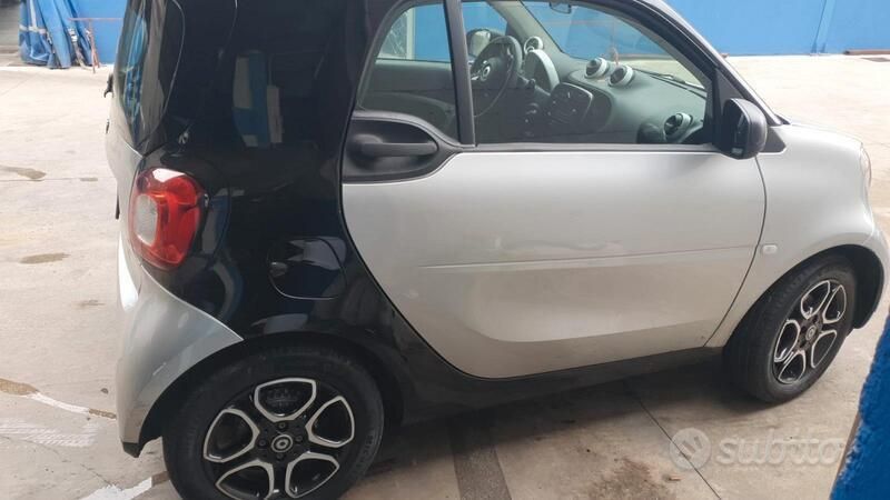 Usata Smart ForTwo Electric Drive 44 kW (61 CV) 2019 Grigio Utilitaria