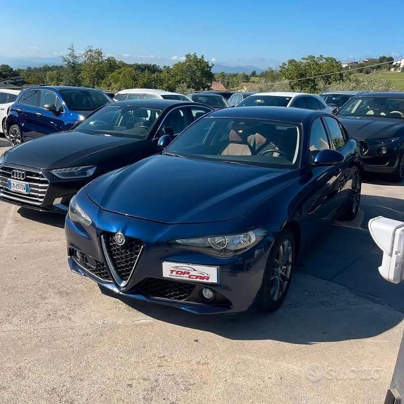 Usata Alfa Romeo Giulia Super 150 CV (110 kW) 2018 Blu Berlina