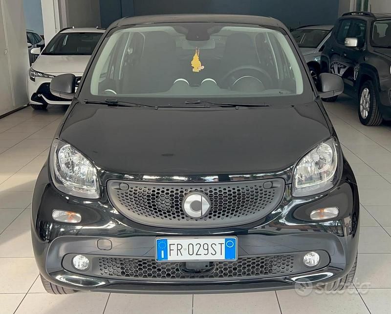 Usata Smart ForFour 71 CV (52 kW) 2018 Nero Utilitaria