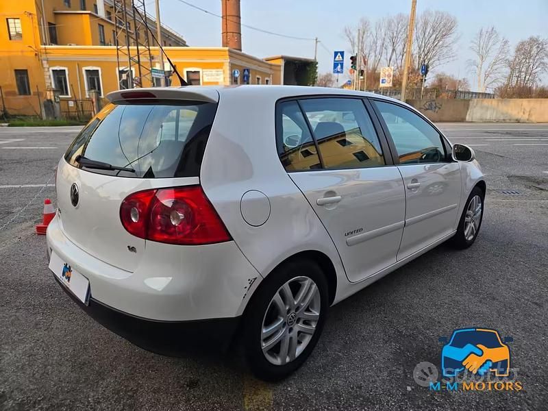 Usata VW Golf VI United 102 CV (75 kW) 2008 Bianco Utilitaria
