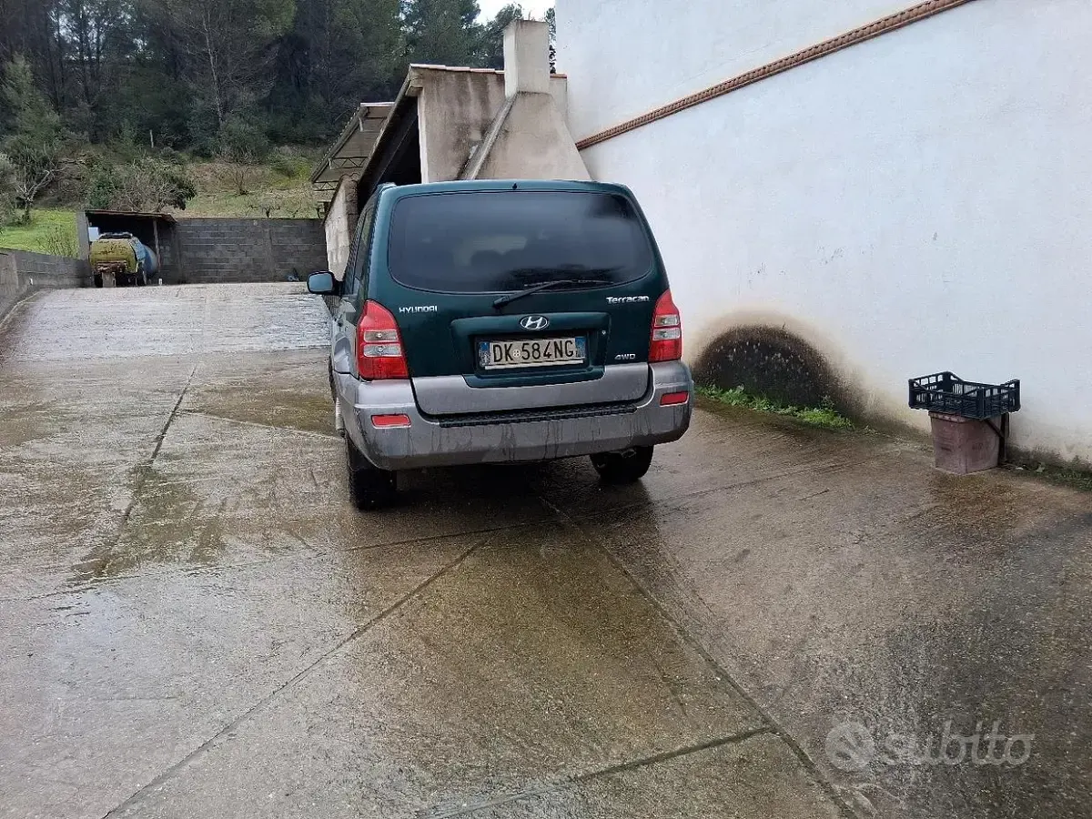 Usata Hyundai Terracan 163 CV (119 kW) 2007 Verde SUV