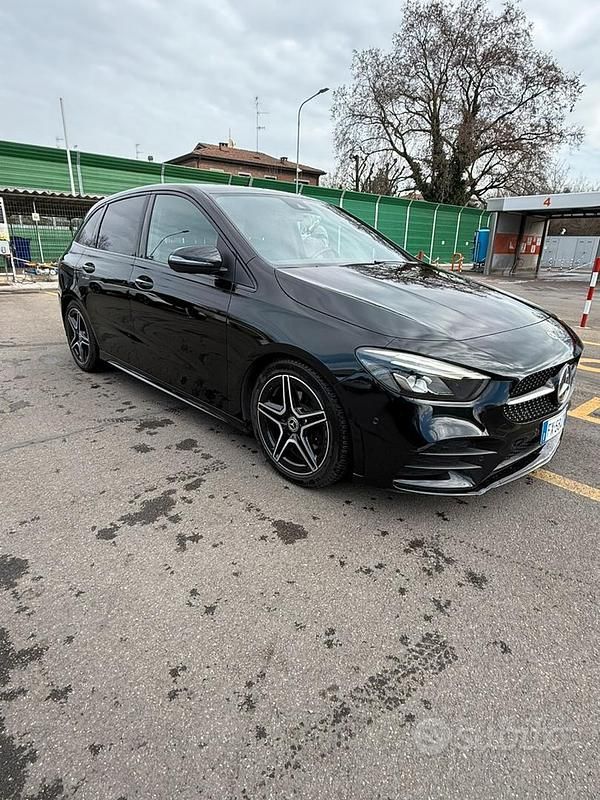 Usata Mercedes B200 163 CV (119 kW) 2019 Nero Utilitaria
