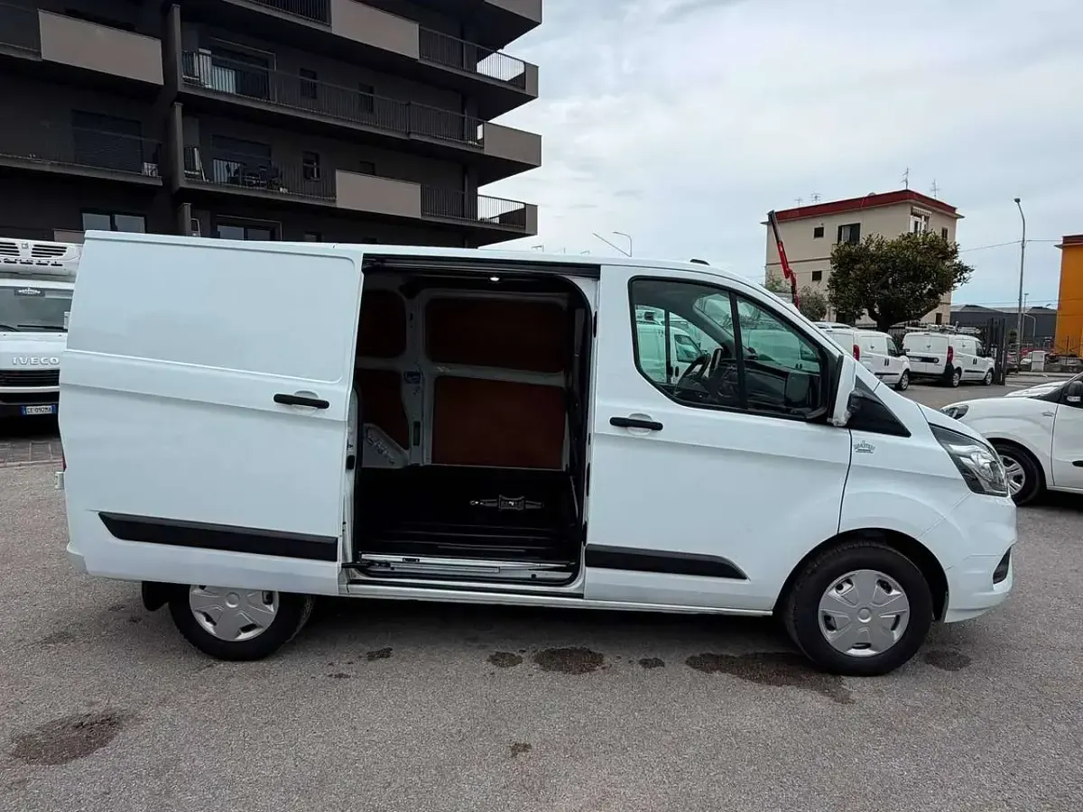 Usata Ford Transit Custom 131 CV (96 kW) 2023 Bianco Berlina