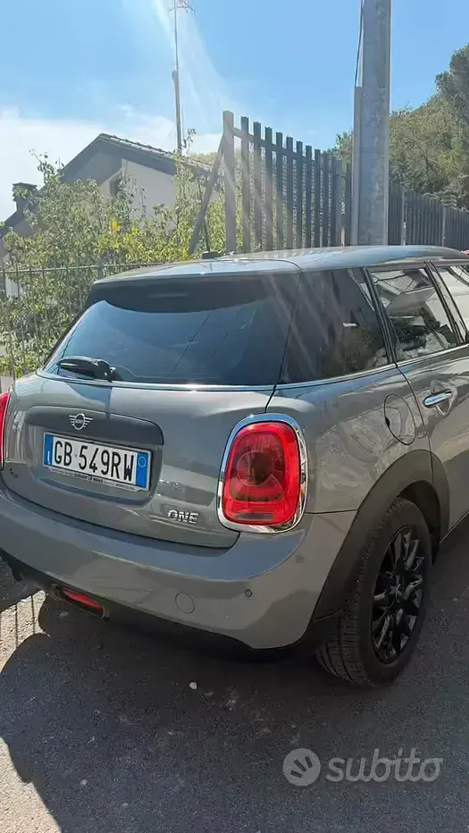 Usata Mini ONE 102 CV (75 kW) 2020 Grigio Utilitaria