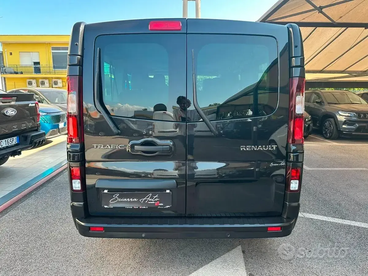 Usata Renault Trafic Intens 150 CV (110 kW) 2025 Nero Monovolume