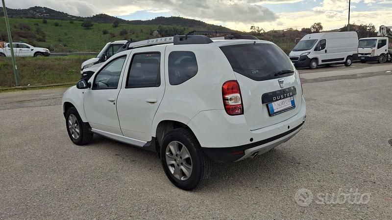 Usata Dacia Duster Lauréate 110 CV (80 kW) 2016 Bianco SUV