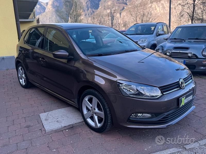 Usata VW Polo Comfortline 90 CV (66 kW) 2016 Marrone Berlina