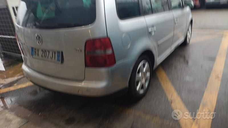 Usata VW Touran Highline 101 CV (74 kW) 2003 Grigio Monovolume