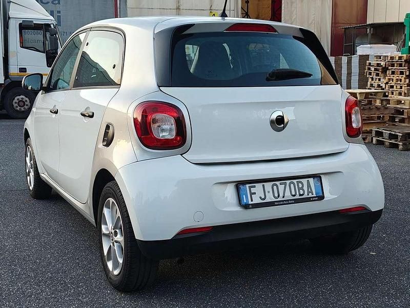 Usata Smart ForFour 71 CV (52 kW) 2017 Bianco Utilitaria
