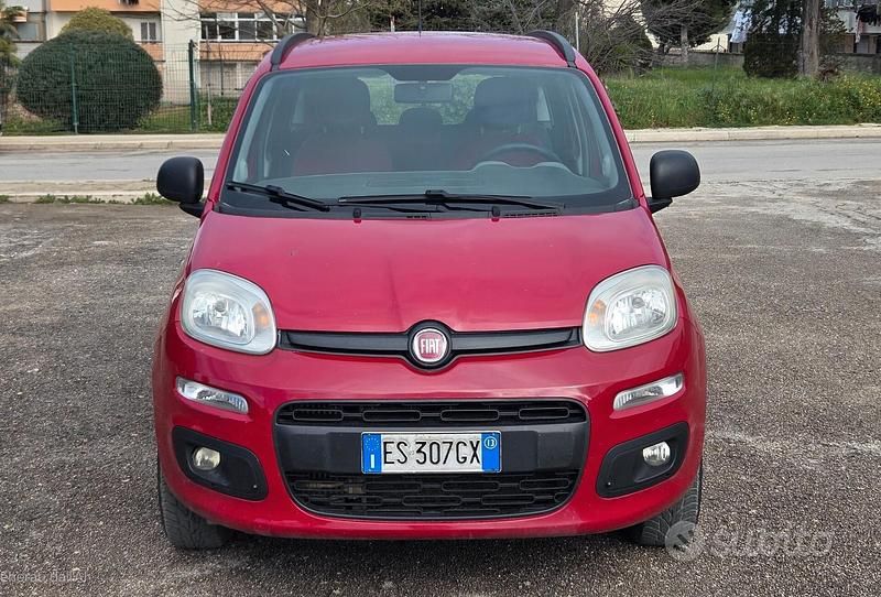 Usata Fiat Panda Lounge 80 CV (58 kW) 2013 Rosso Utilitaria