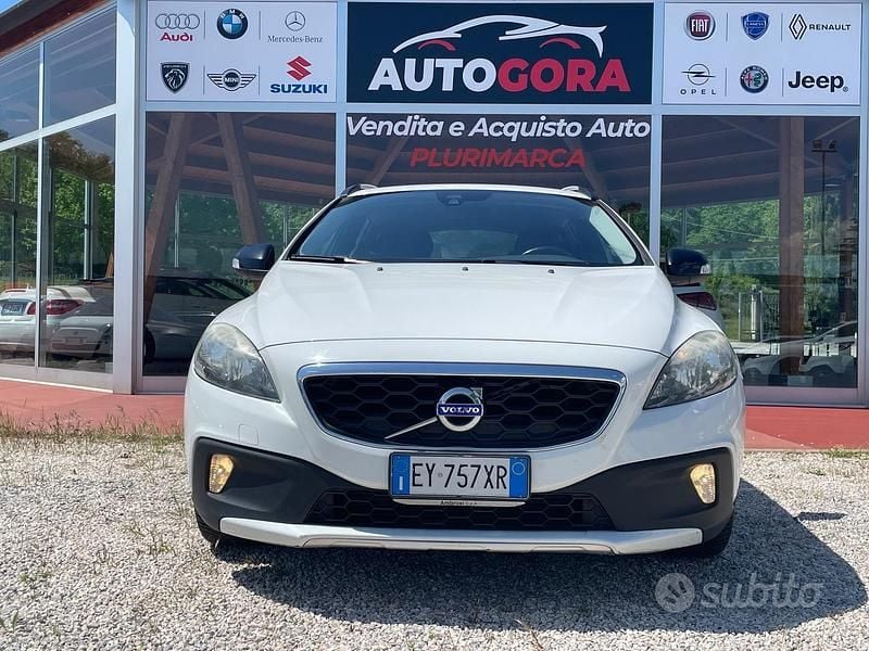 Usata Volvo V40 CC 114 CV (83 kW) 2015 Bianco Station wagon