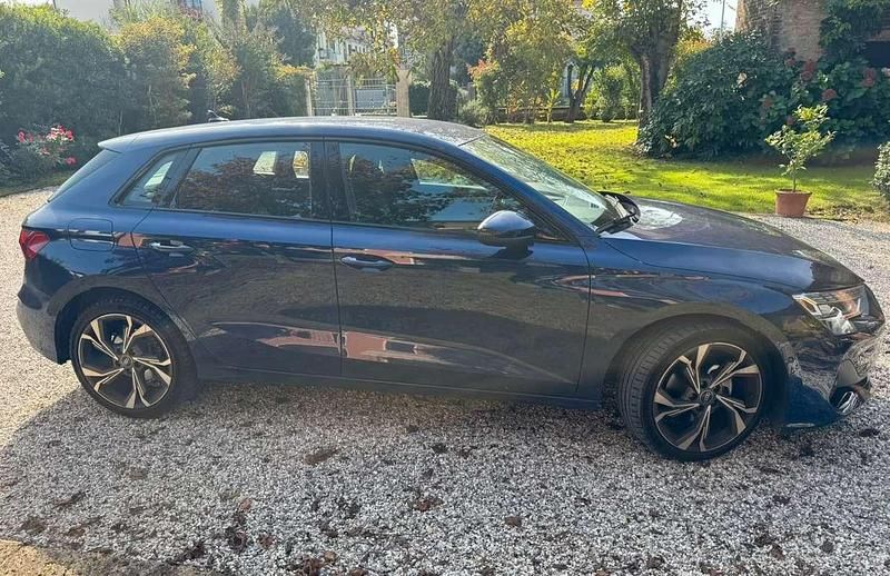 Usata Audi A3 Business 150 CV (110 kW) 2024 Blu/azzurro Berlina