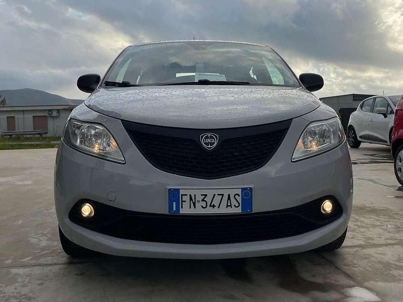 Usata Lancia Ypsilon Gold 69 CV (50 kW) 2019 Other Utilitaria