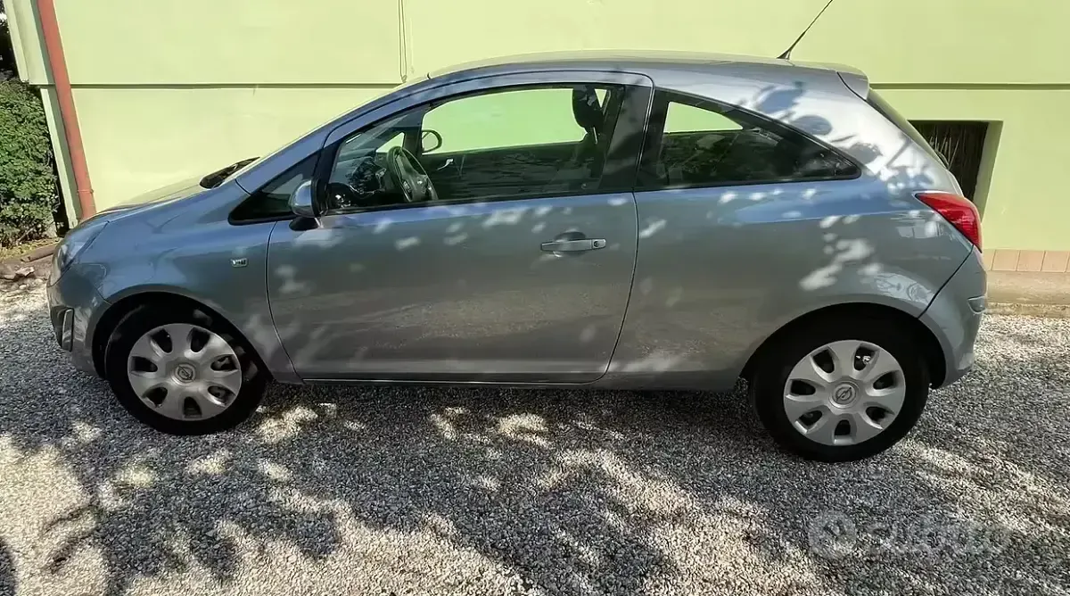 Usata Opel Corsa 85 CV (62 kW) 2014 Grigio Utilitaria