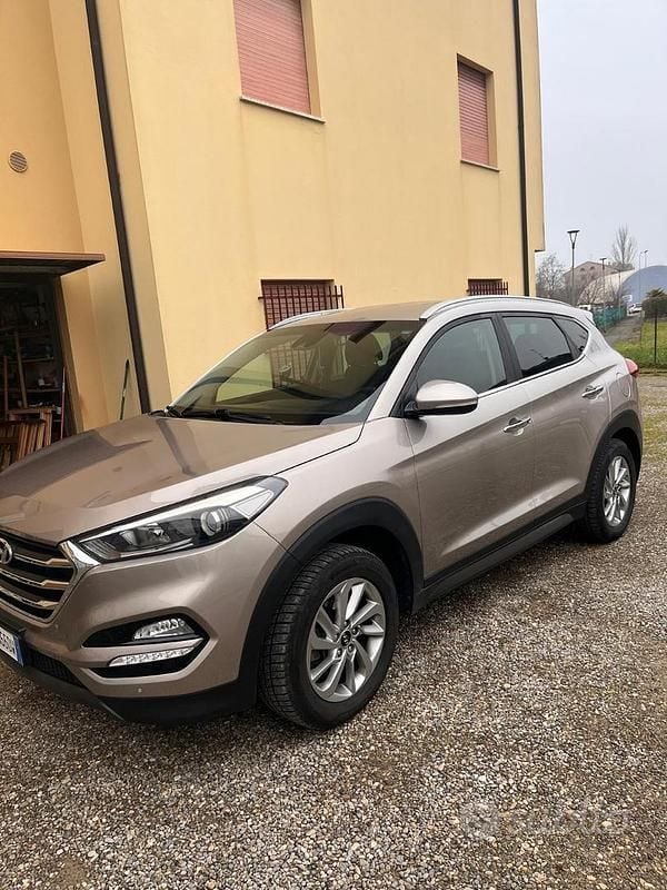 Usata Hyundai Tucson 140 CV (102 kW) 2017 Grigio SUV