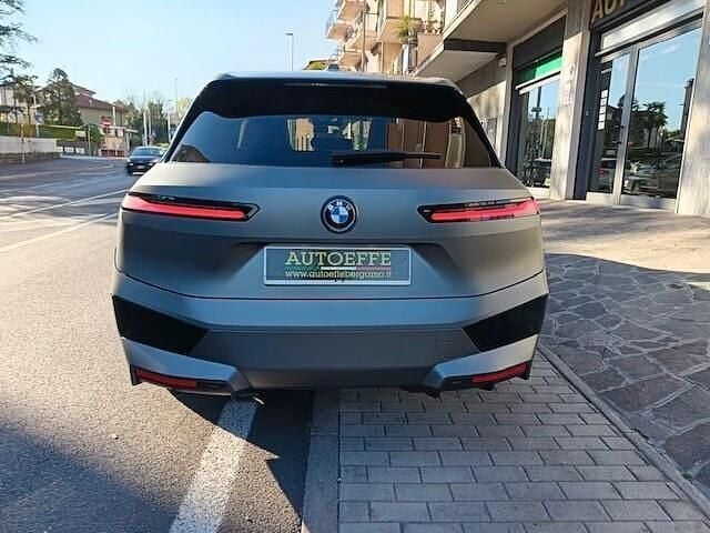 Usata BMW iX Efficient Dynamics 484 kW (659 CV) 2022 Grigio SUV