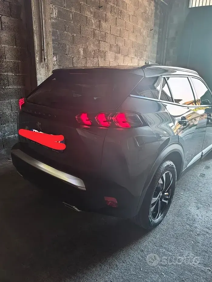 Usata Peugeot 2008 130 CV (95 kW) 2023 Grigio SUV