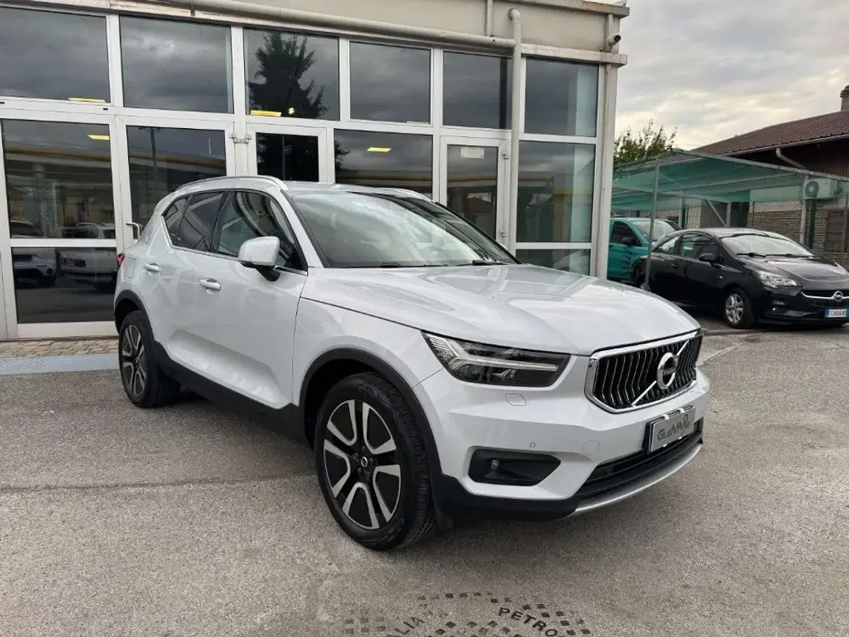 Usata Volvo XC40 129 CV (94 kW) 2022 Grigio SUV
