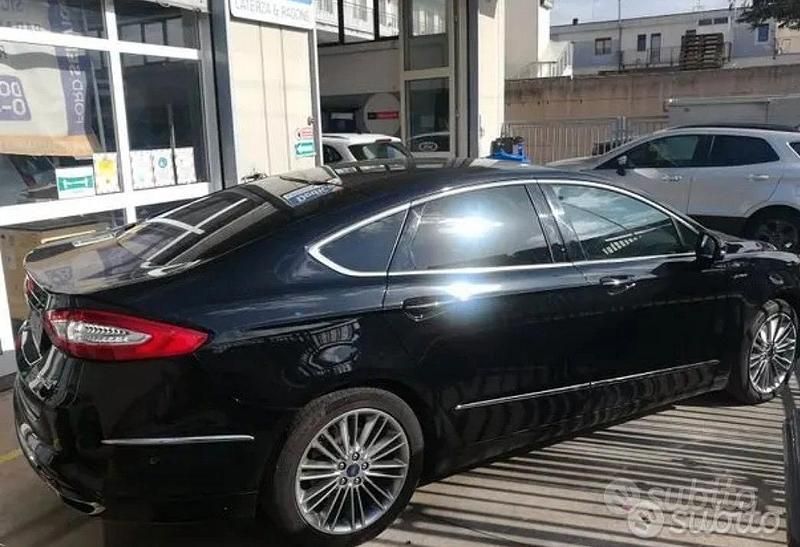 Usata Ford Mondeo 140 CV (102 kW) 2018 Nero Berlina