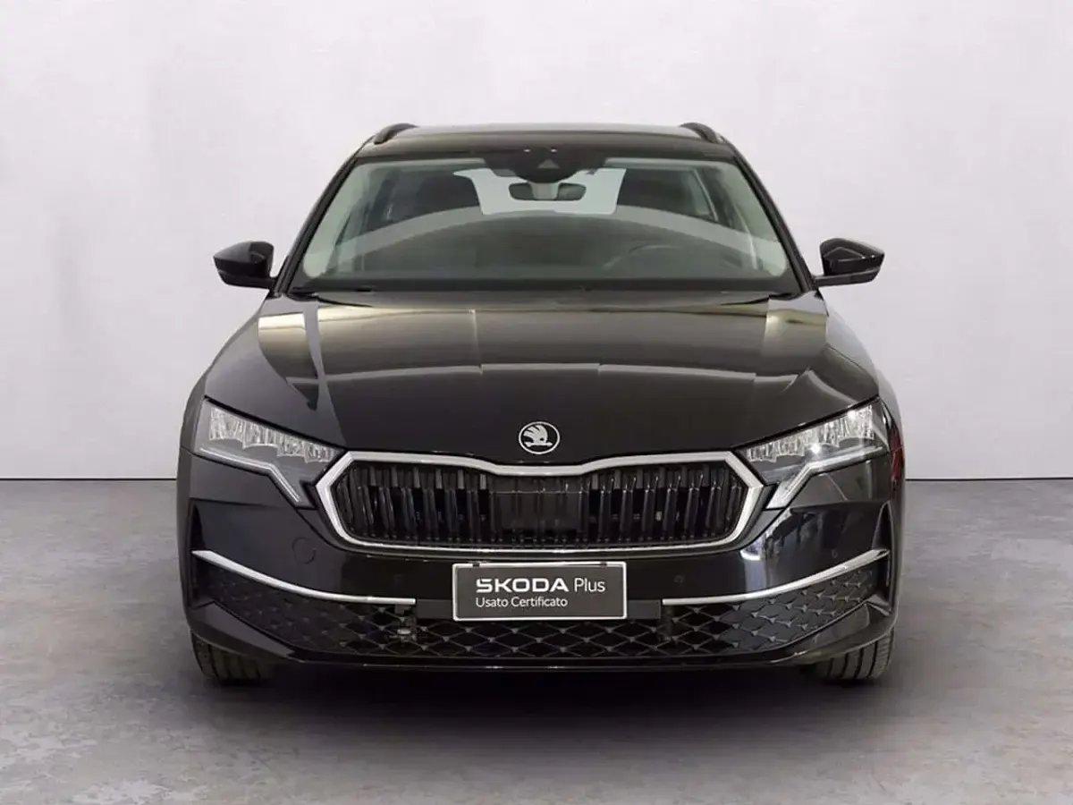 Usata Skoda Octavia Executive 150 CV (110 kW) 2024 Nero tulipano perlato Station wagon