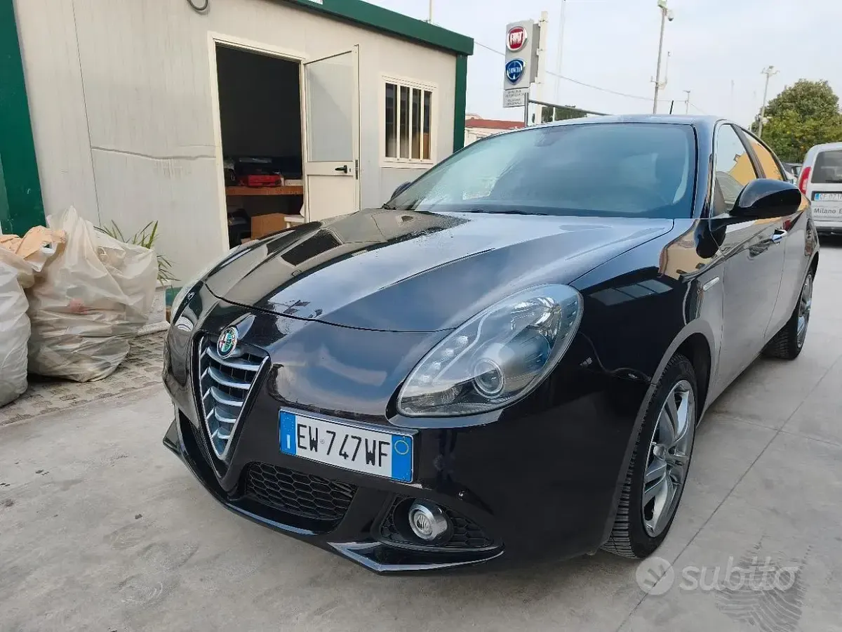 Usata Alfa Romeo Giulietta 105 CV (77 kW) 2014 Nero Utilitaria