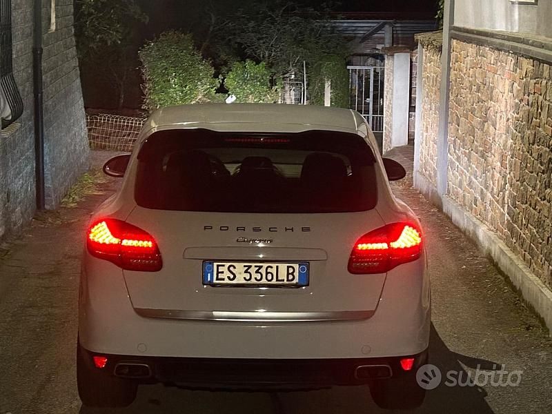 Usata Porsche Cayenne 250 CV (183 kW) 2013 Bianco SUV
