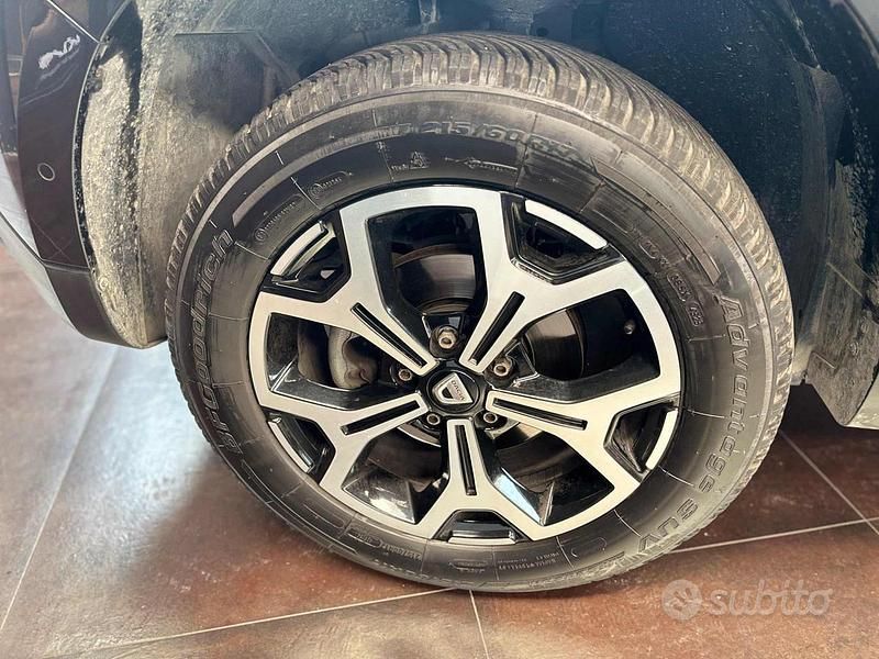 Usata Dacia Duster Prestige 116 CV (85 kW) 2019 Grigio SUV