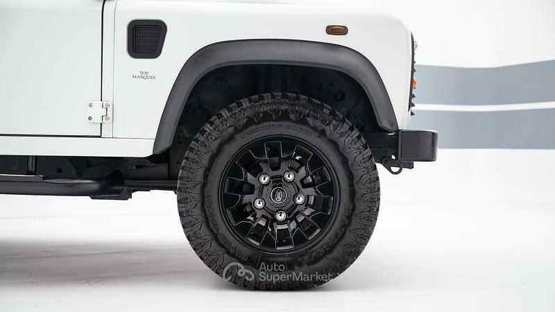 Gebraucht Land Rover Defender 122 PS (89 kW) 2012 Weiß Kombi