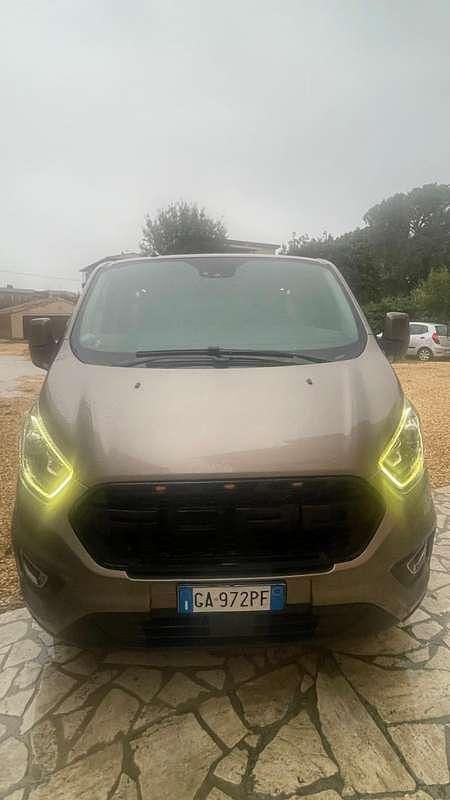 Usata Ford Tourneo Titanium 184 CV (135 kW) 2020 Bronzo Monovolume