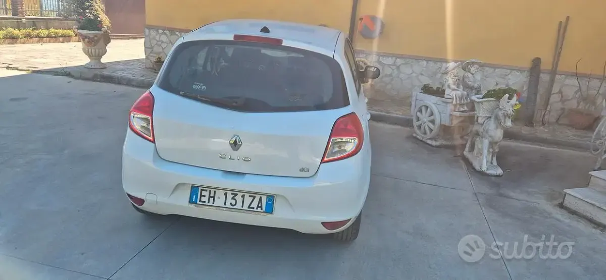 Usata Renault Clio III 75 CV (55 kW) 2011 Berlina