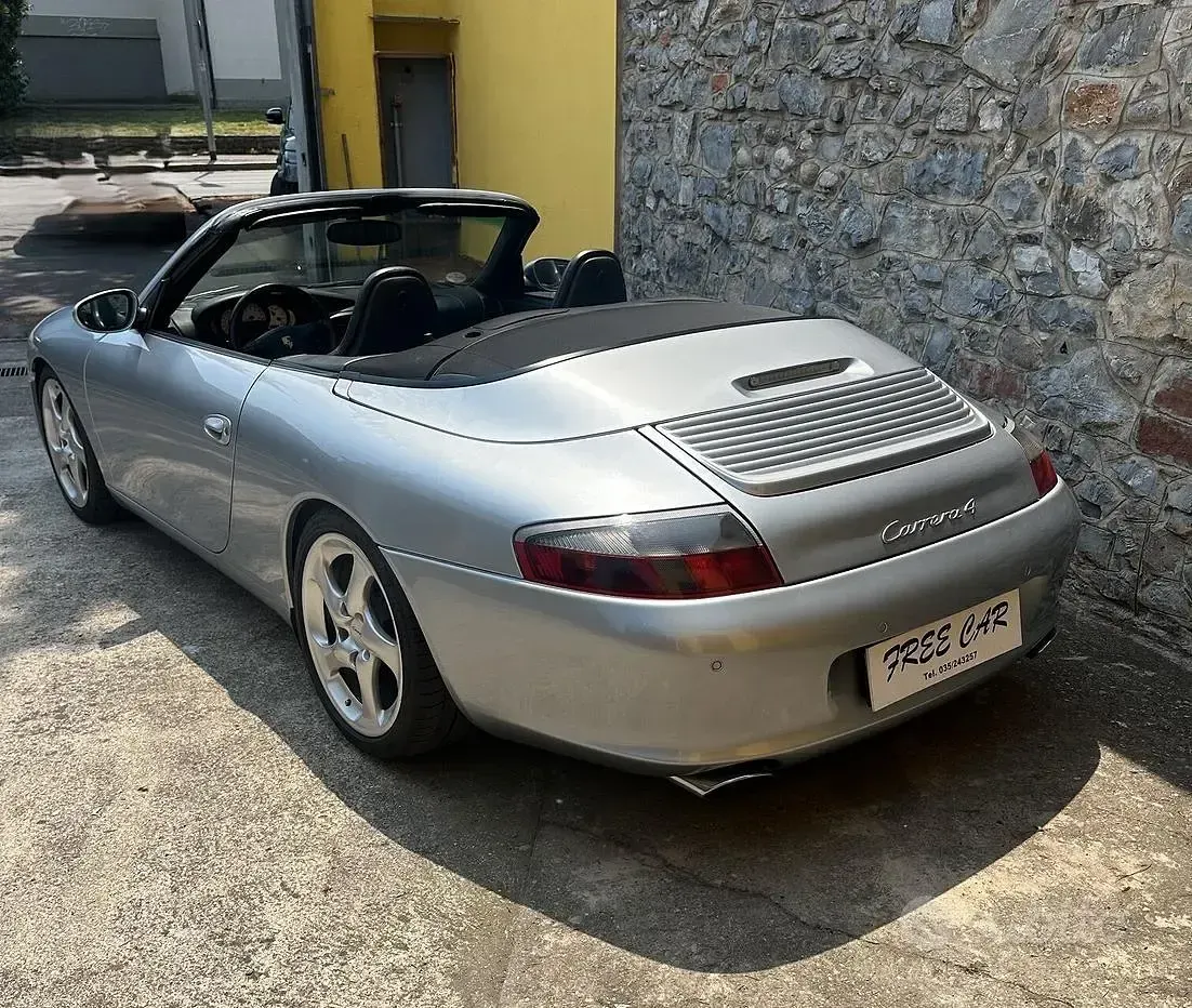 Usata Porsche 911 Carrera 4 Cabriolet 320 CV (235 kW) 2003 Grigio Cabrio