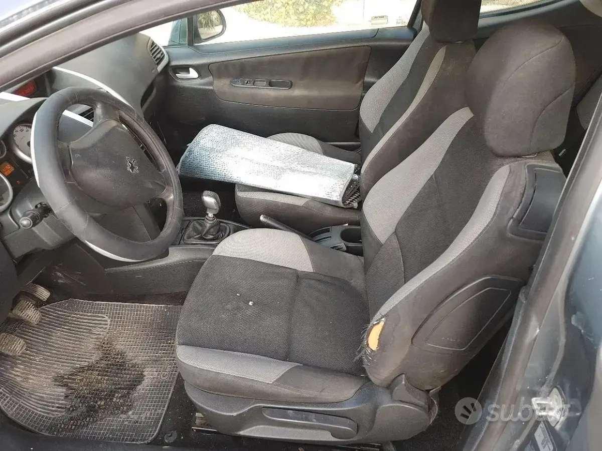 Usata Peugeot 207 70 CV (51 kW) 2007 Grigio Utilitaria