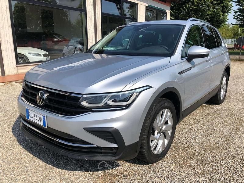 Usata VW Tiguan Life 150 CV (110 kW) 2022 Argento SUV