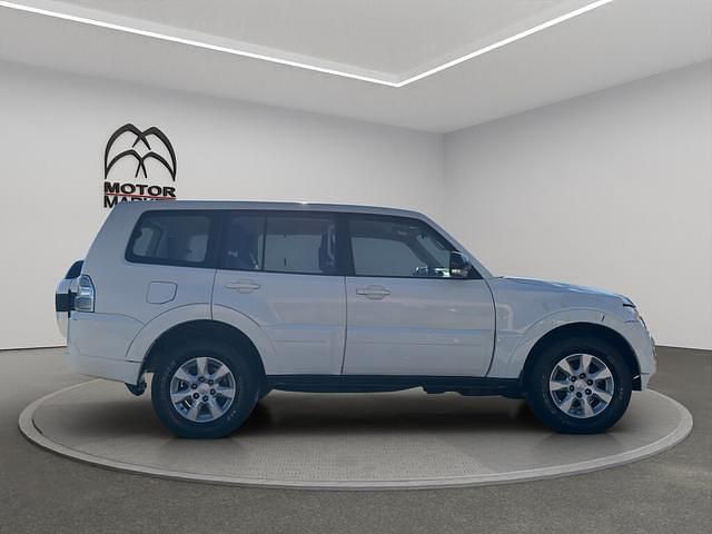 Usata Mitsubishi Pajero Intense 190 CV (139 kW) 2016 Bianco SUV