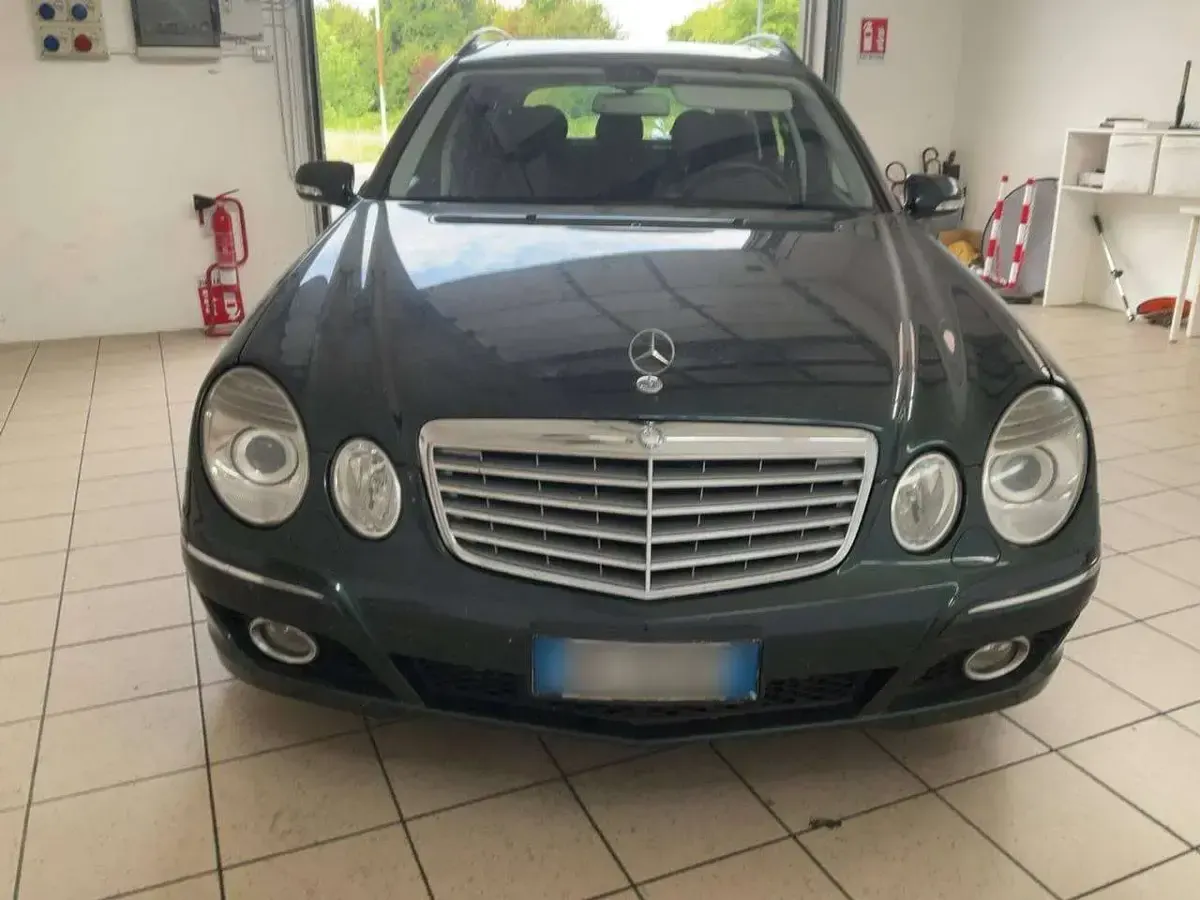 Usata Mercedes E320 Elegance 224 CV (164 kW) 2008 Verde Station wagon