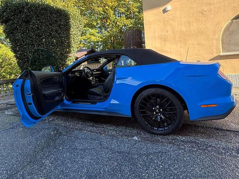 Usata Ford Mustang GT Convertible 450 CV (330 kW) 2022 Blu/azzurro Cabrio