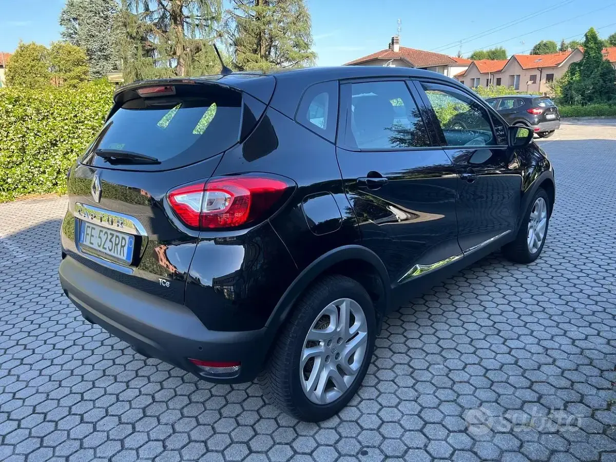 Usata Renault Captur 120 CV (88 kW) 2016 Nero SUV