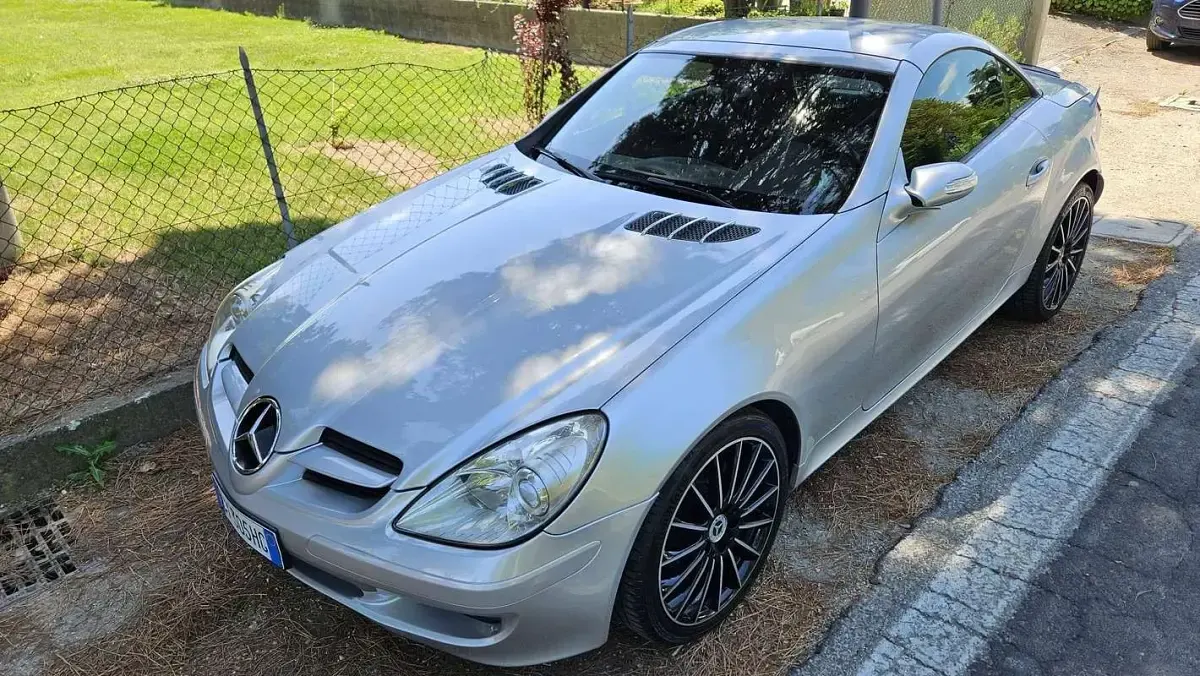 Usata Mercedes SLK200 163 CV (119 kW) 2005 Argento Cabrio