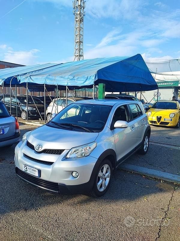 Usata Toyota Urban Cruiser Luxury 90 CV (66 kW) 2009 Grigio SUV