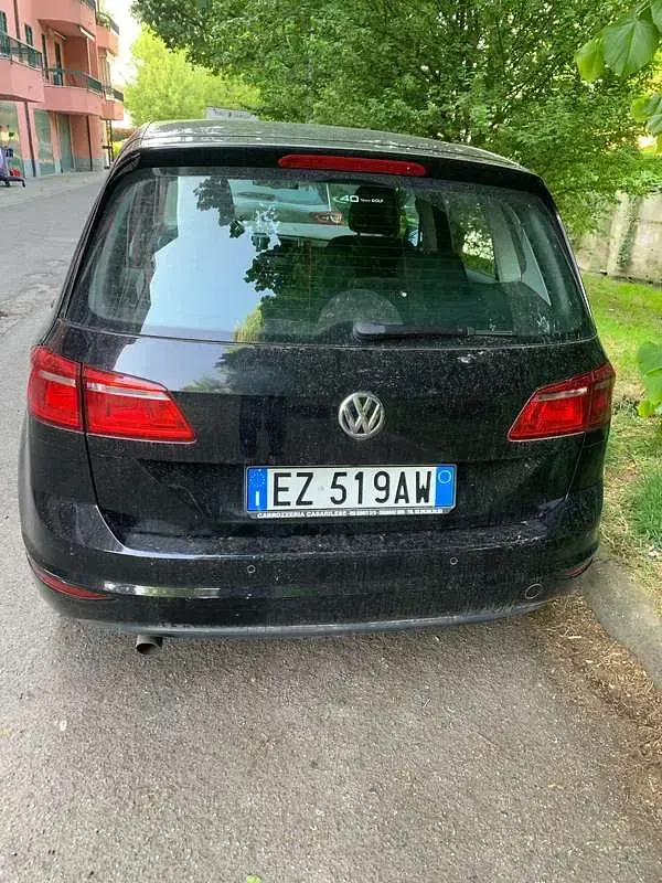 Usata VW Golf Sportsvan Business 110 CV (80 kW) 2015 Nero Monovolume