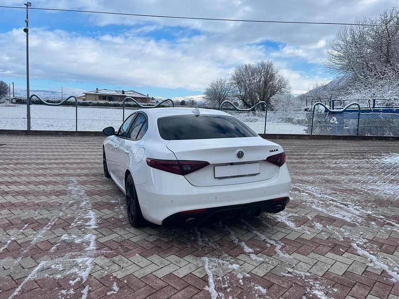Usata Alfa Romeo Giulia Business 180 CV (132 kW) 2017 Bianco Berlina