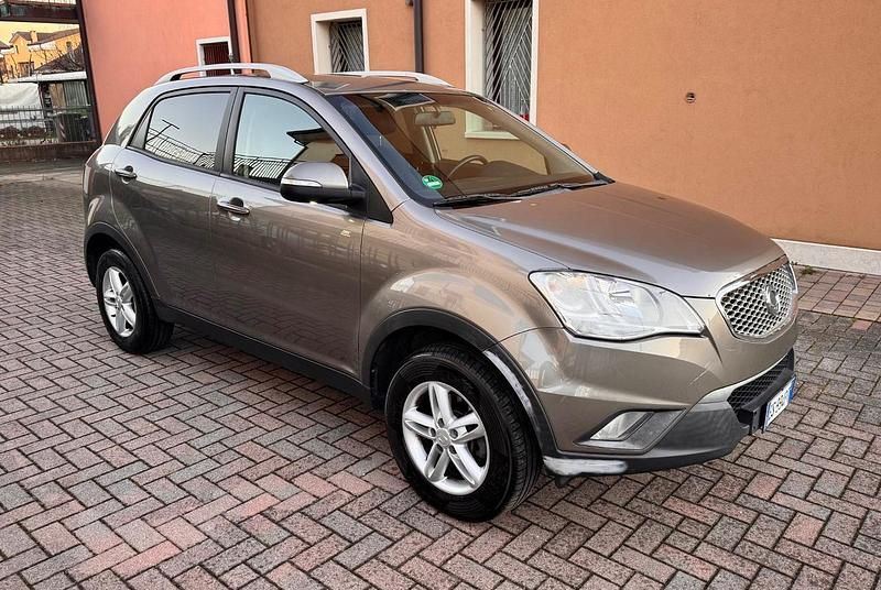 Usata Ssangyong (KGM) Korando 146 CV (107 kW) 2013 Grigio SUV