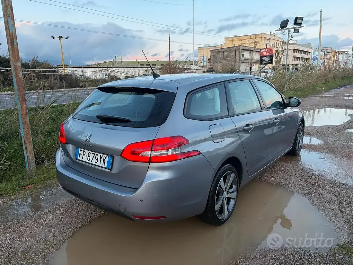 Begagnad Peugeot 308 Allure 131 HK (96 kW) 2018 Grå Kombi